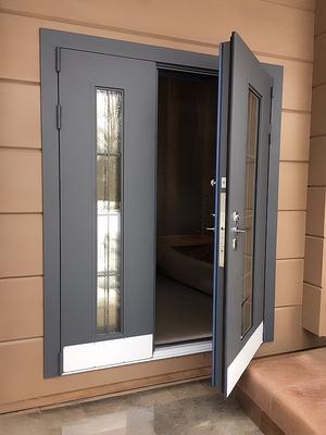 Двупольная дверь «термо» с остеклением Двупольная дверь «термо» с остеклением